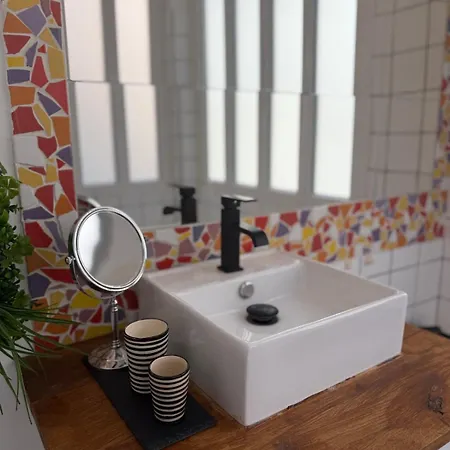 Hyper-centre - Pont Neuf - St Cyprien Daire *